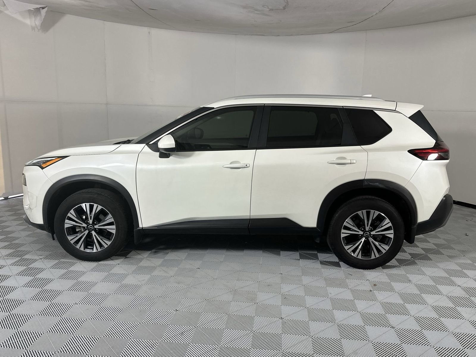 Certified 2023 Nissan Rogue SV w/ SV Premium B Package image 5