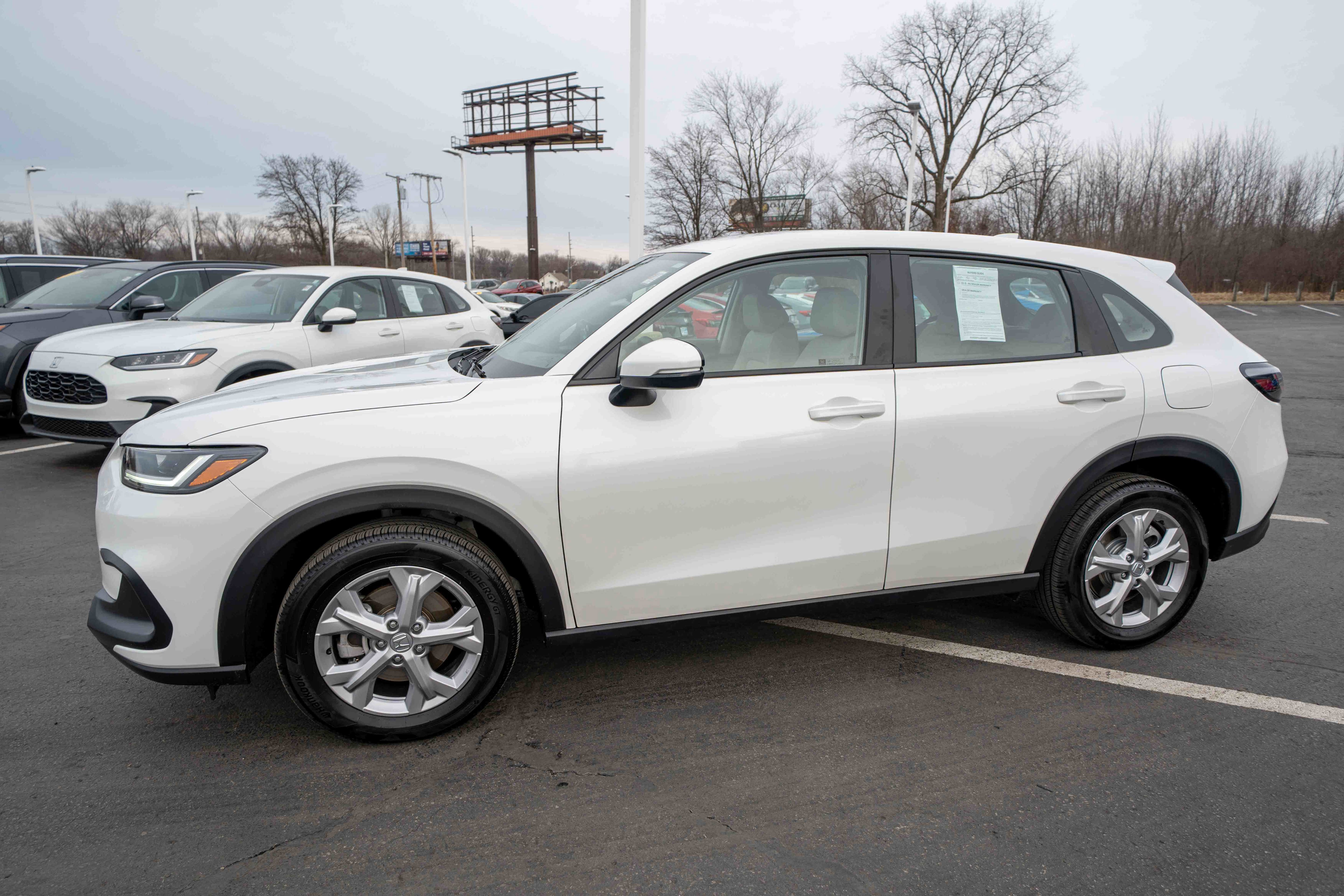 Used 2025 Honda HR-V LX image 3