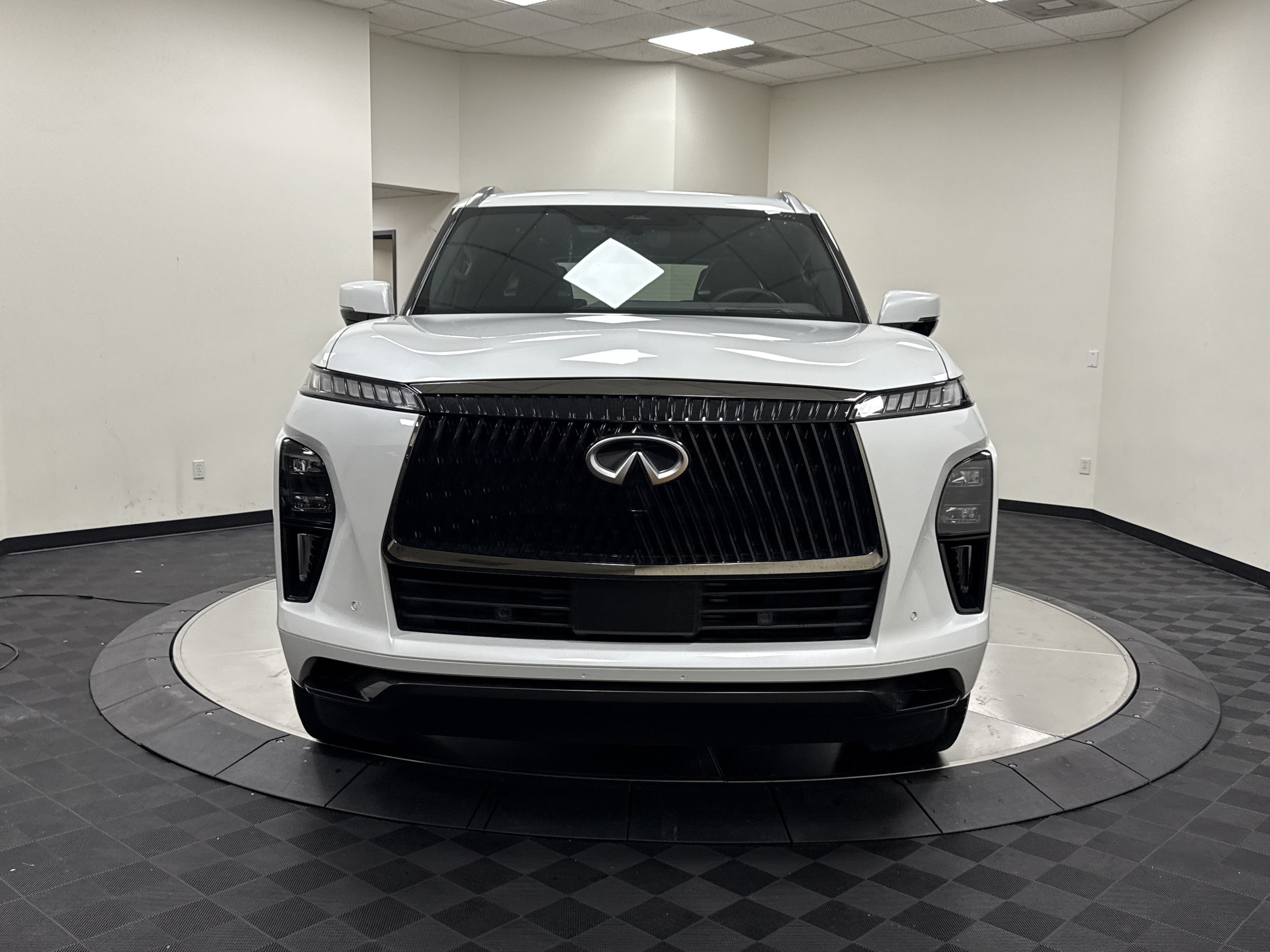 Certified 2026 INFINITI QX80 Autograph w/ Premium Cargo Package AWD/4WD image 3
