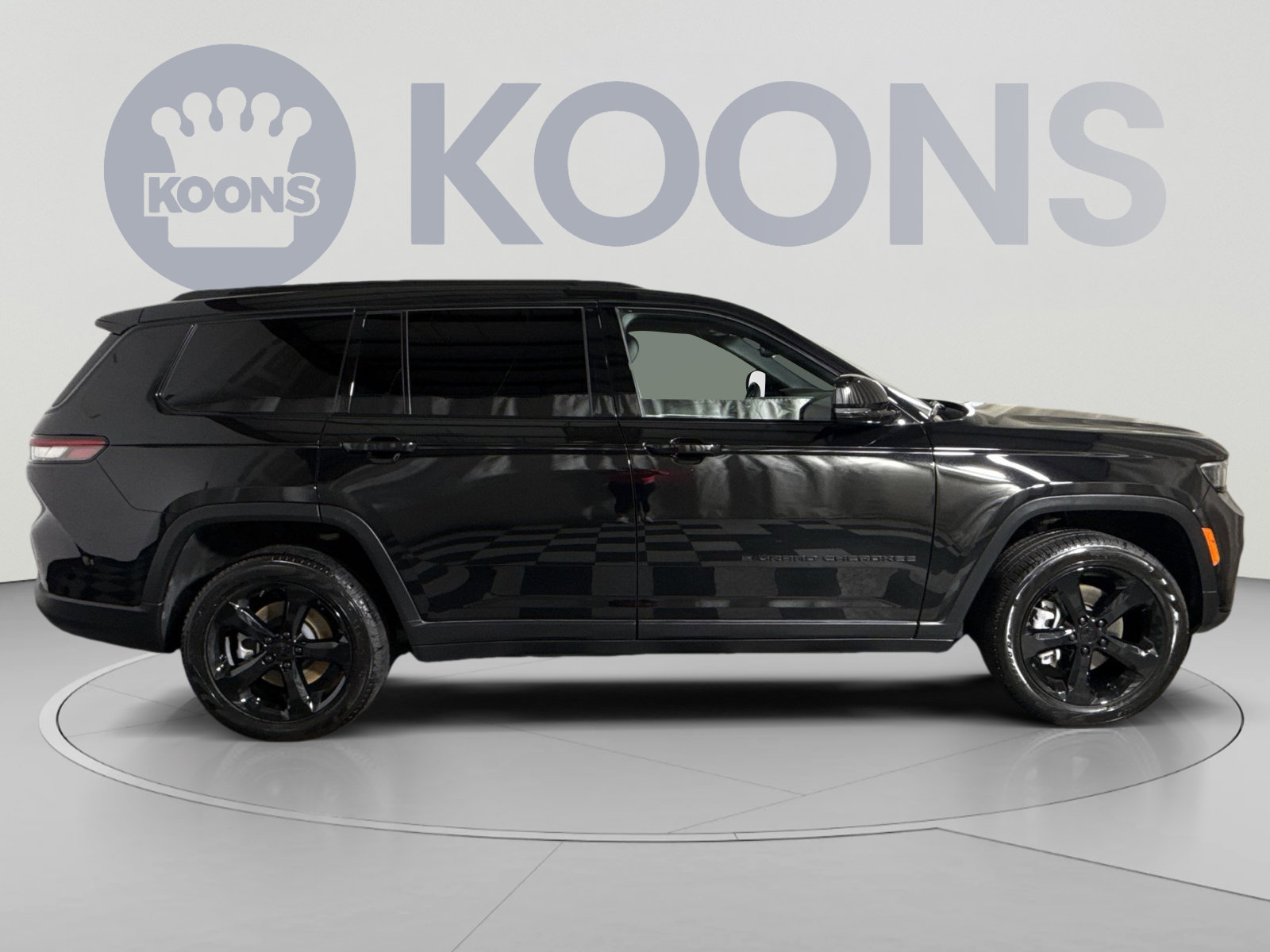 Used 2024 Jeep Grand Cherokee L Limited w/ Black Appearance Package AWD/4WD image 8