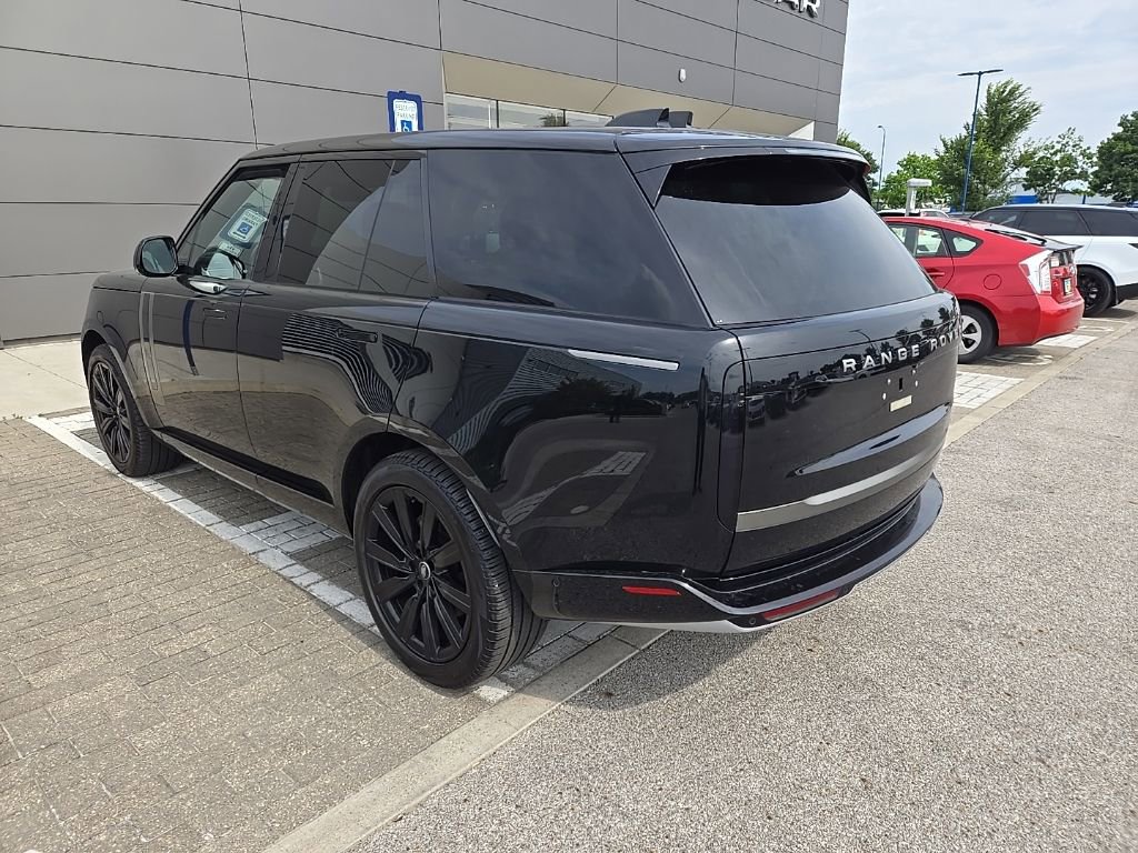Certified 2025 Land Rover Range Rover SE AWD/4WD image 7