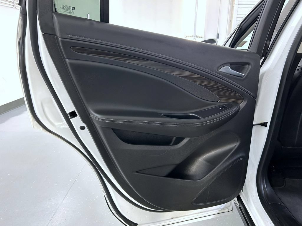 Certified 2020 Buick Envision Essence AWD/4WD image 21