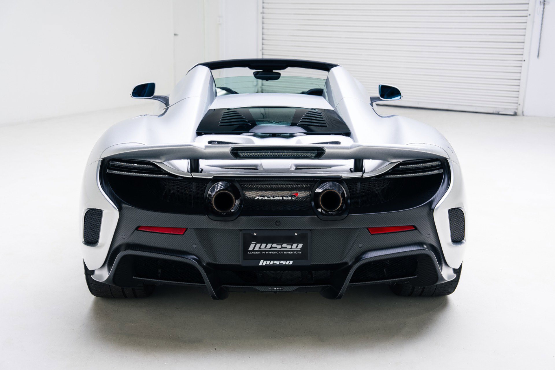 Used 2016 McLaren 675LT image 6
