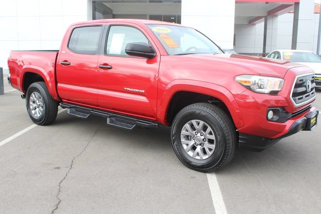 Used 2016 Toyota Tacoma SR5 w/ SR5 Appearance Package (SN) RWD image 3