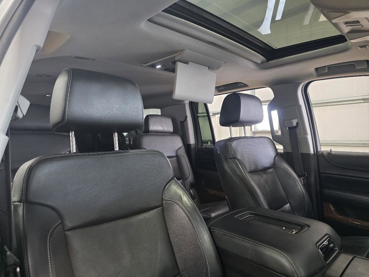 Used 2016 Chevrolet Suburban LTZ AWD/4WD image 28