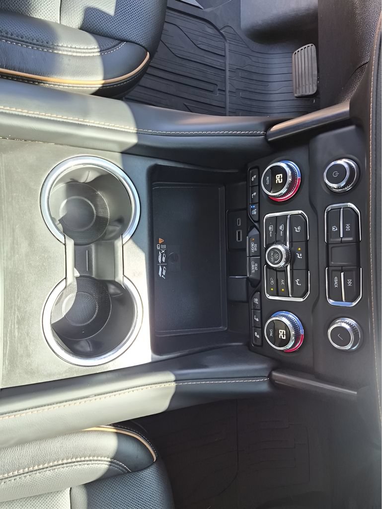 Used 2024 GMC Yukon AT4 w/ Technology Package AWD/4WD image 46