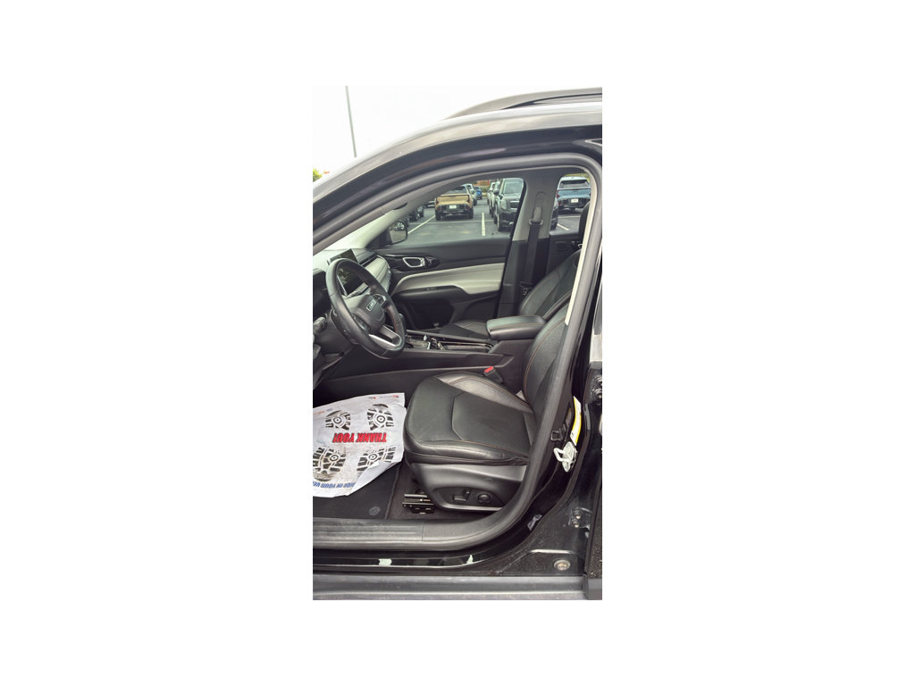 Used 2022 Jeep Compass Limited w/ Sun and Sound Group AWD/4WD image 11