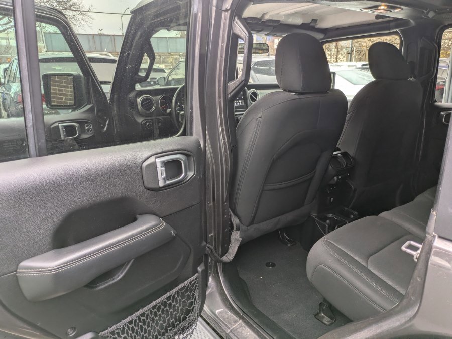 Used 2020 Jeep Wrangler Unlimited Sahara AWD/4WD image 15