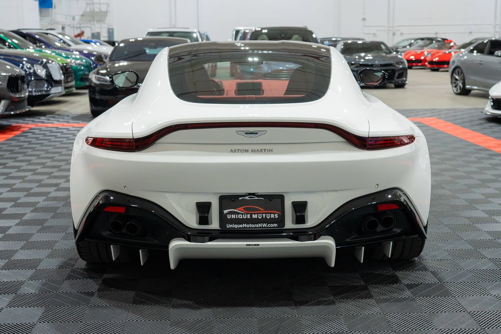 Used 2019 Aston Martin V8 Vantage Coupe RWD image 5