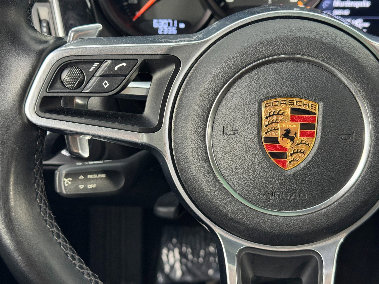 Used 2018 Porsche Macan image 21