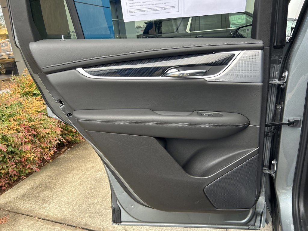 Used 2024 Cadillac XT6 Premium Luxury image 12