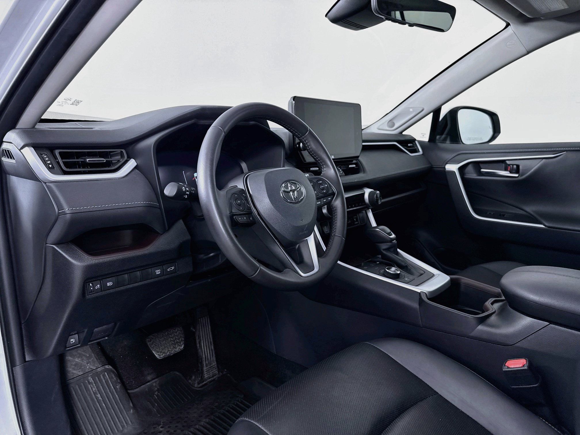 Certified 2025 Toyota RAV4 Limited AWD/4WD image 9
