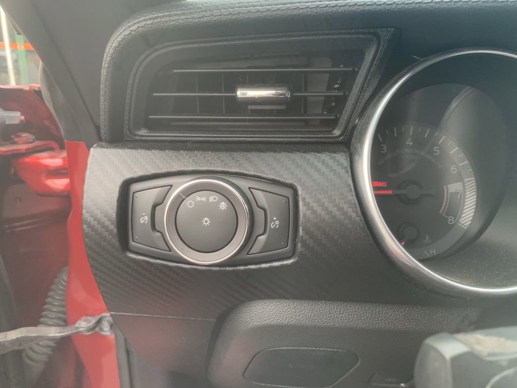 Used 2018 Ford Mustang Coupe RWD image 12