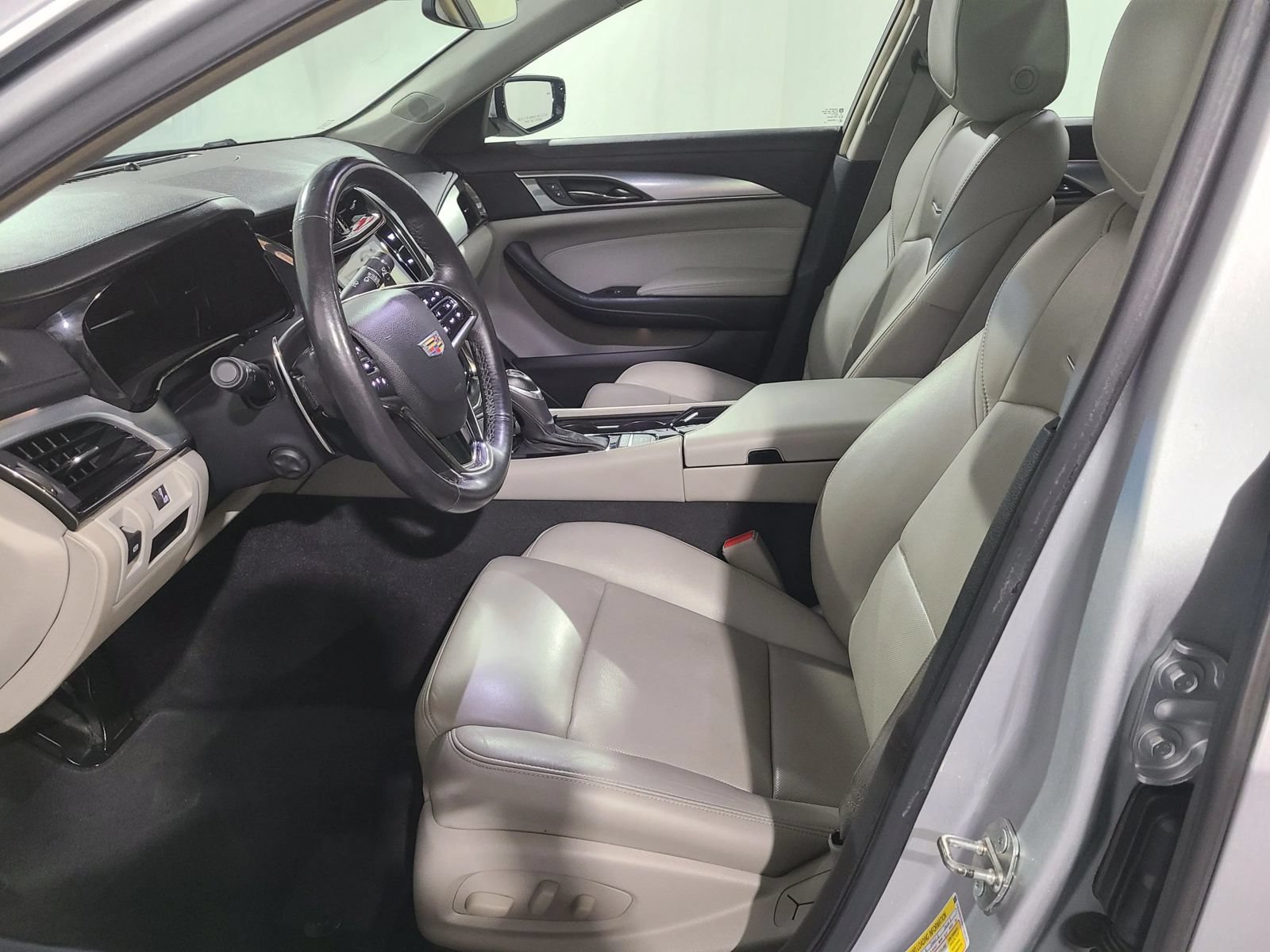 Used 2019 Cadillac CTS Luxury RWD image 17