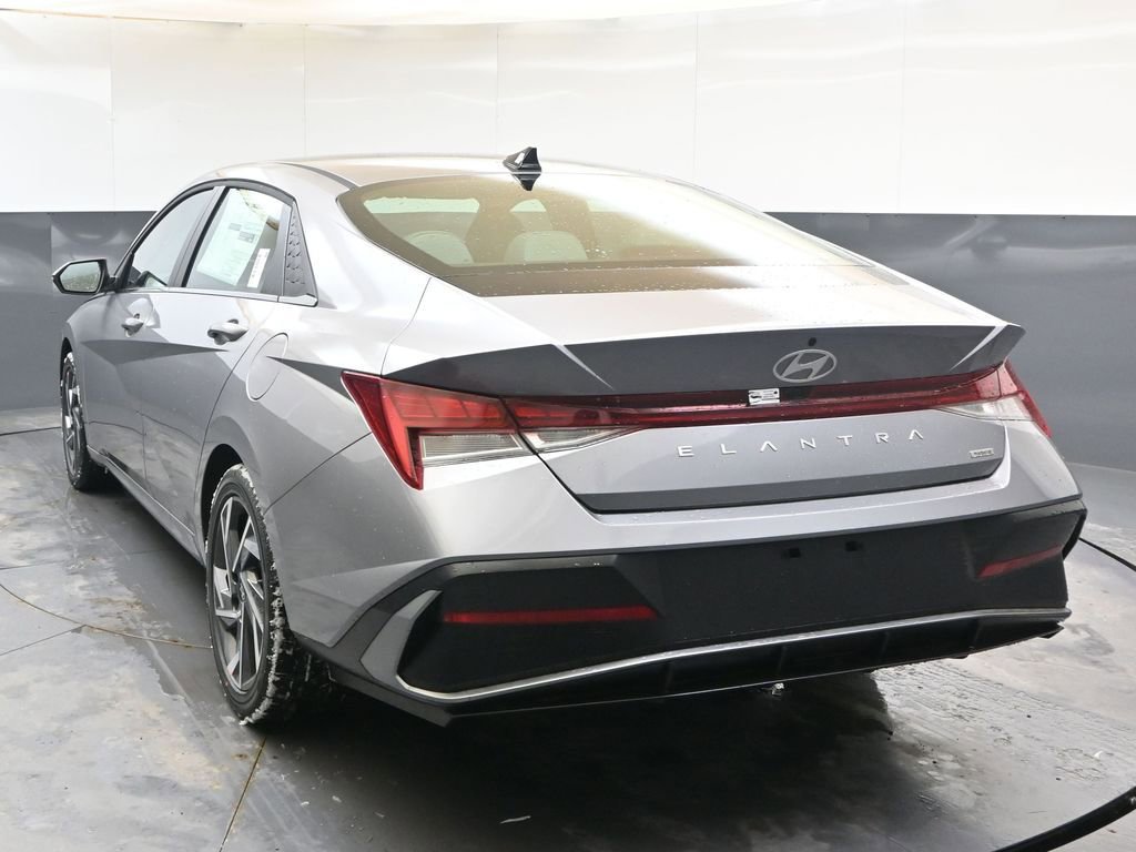 New 2026 Hyundai Elantra Limited image 4