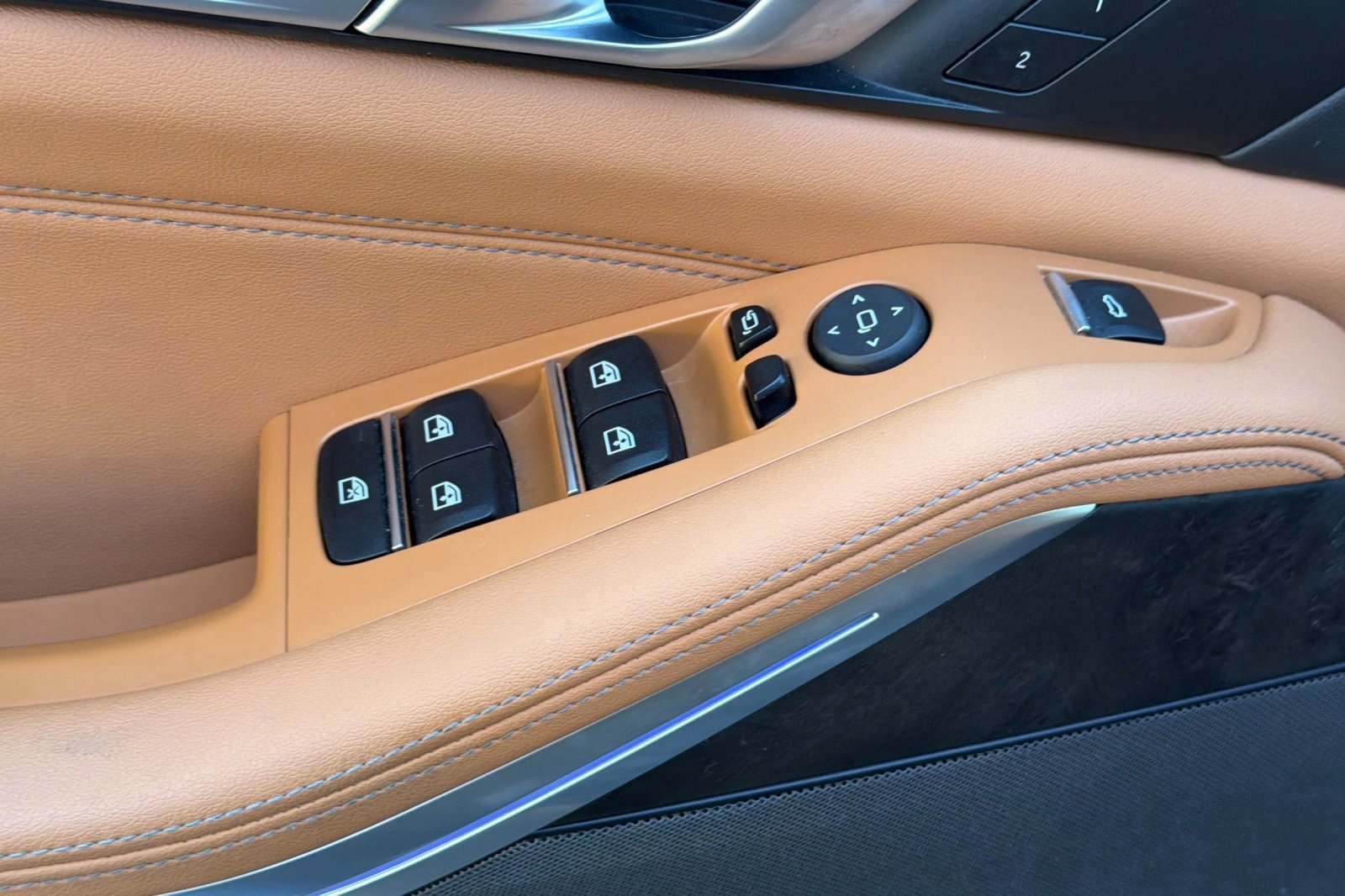 Certified 2024 BMW X5 xDrive40i w/ M Sport Package image 13