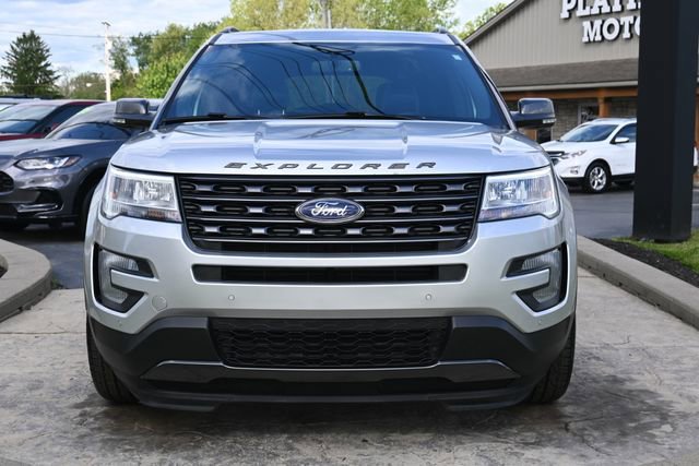 Used 2017 Ford Explorer XLT w/ Equipment Group 202A AWD/4WD image 2
