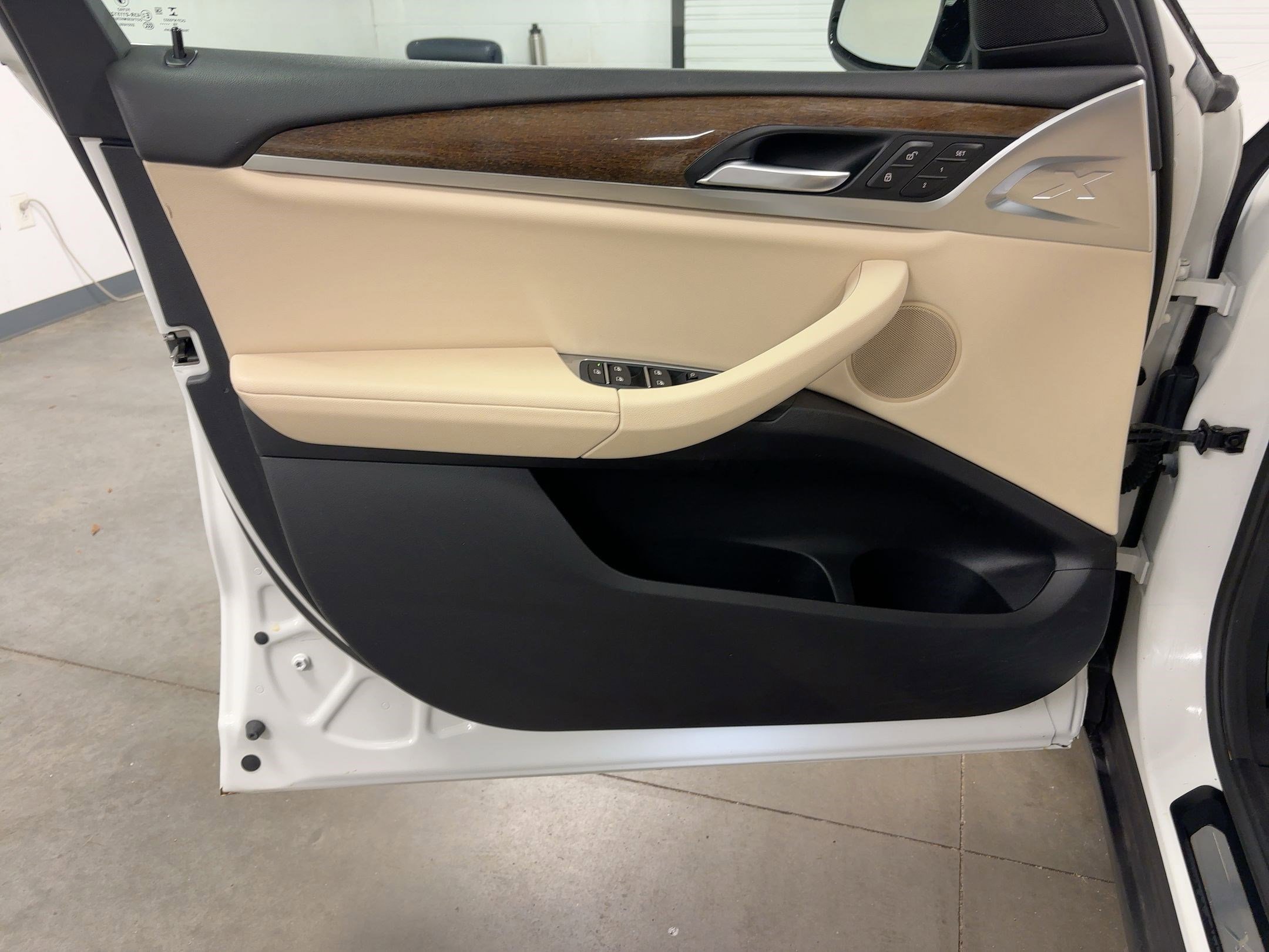 Used 2019 BMW X3 sDrive30i w/ Premium Package image 12