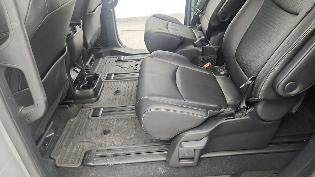 Used 2026 Toyota Sienna XLE Woodland Edition AWD/4WD image 43