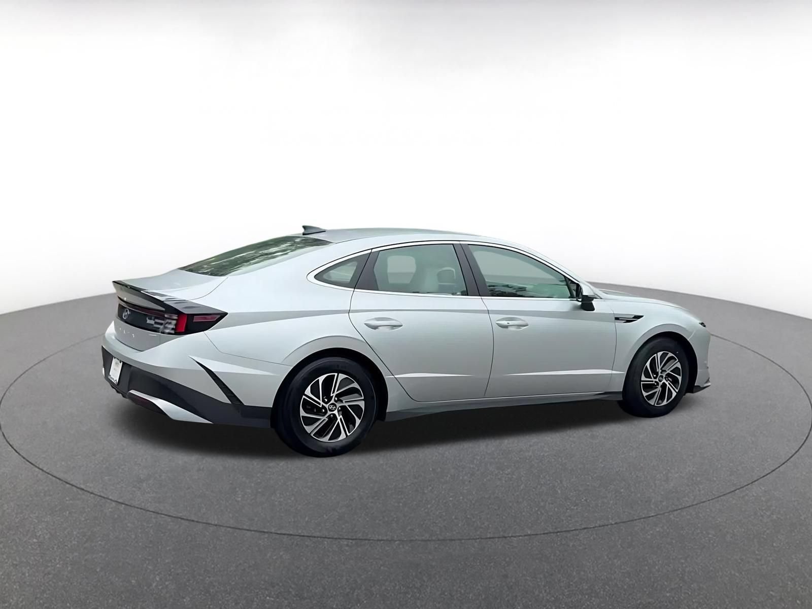 Used 2026 Hyundai Sonata Blue FWD image 12