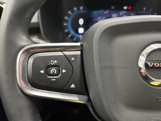 Used 2023 Volvo XC40 B4 Ultimate w/ Protection Package Premier image 14