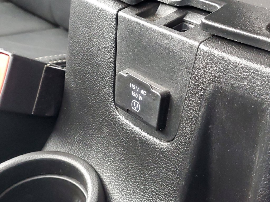 Used 2013 Jeep Wrangler Unlimited Sahara w/ Mopar Chrome Edition Group AWD/4WD image 29