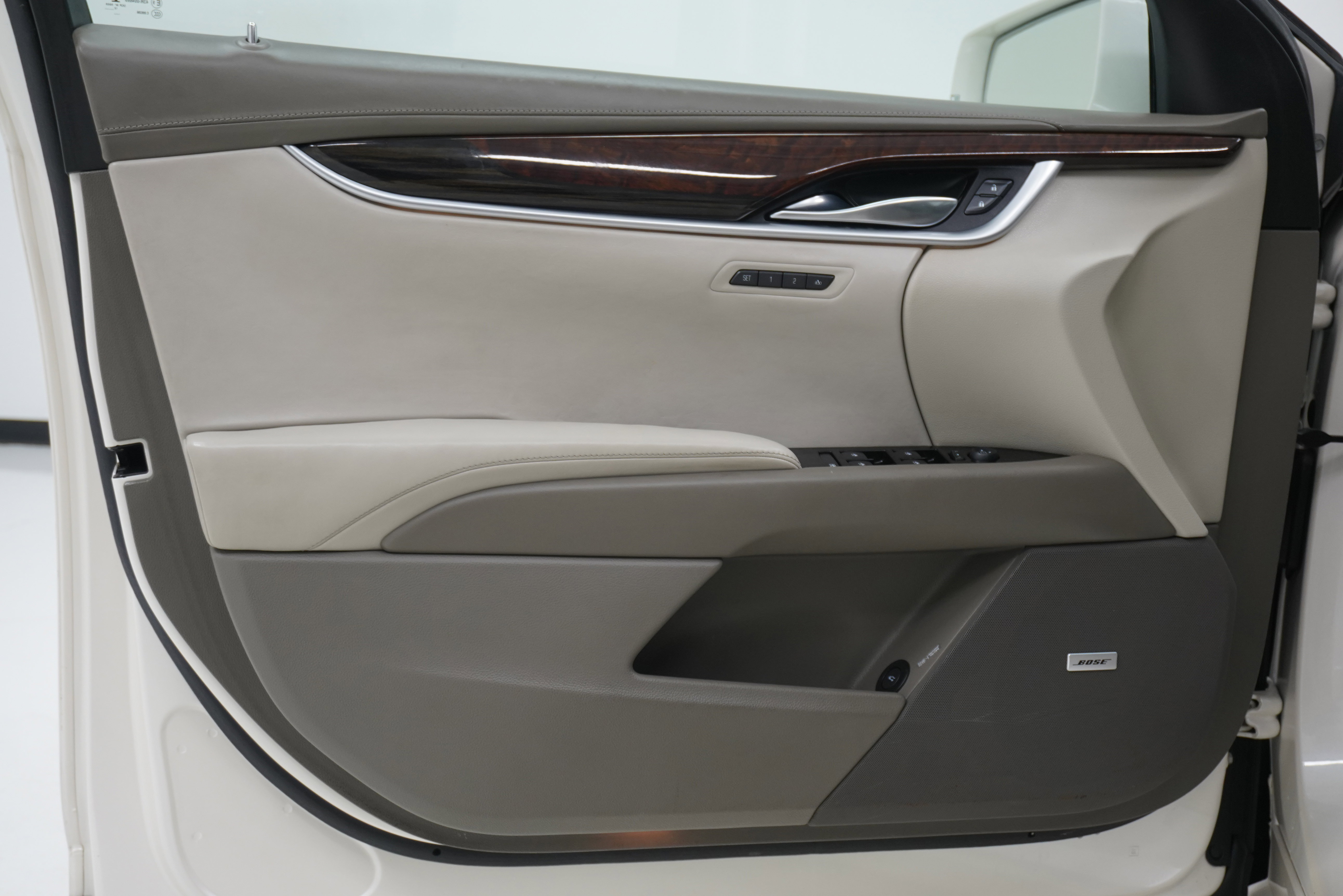 Used 2013 Cadillac XTS Platinum image 15