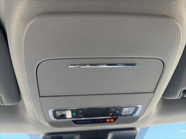 New 2026 Ford F250 Lariat w/ Chrome Package image 25