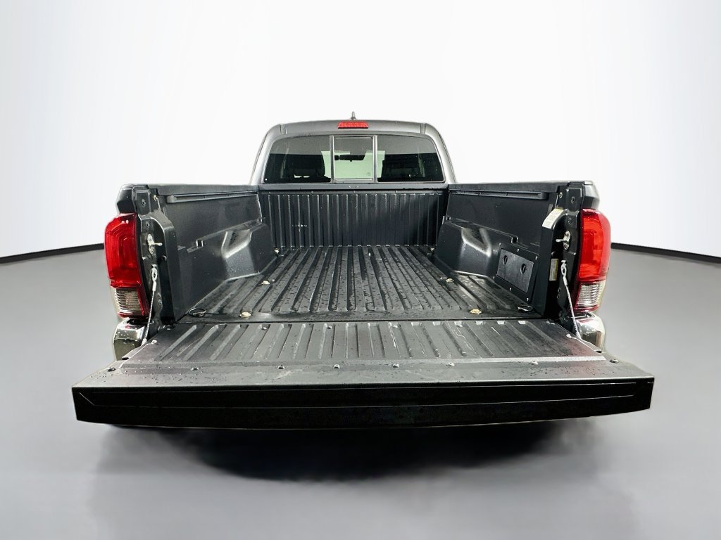 Used 2022 Toyota Tacoma SR5 RWD image 36