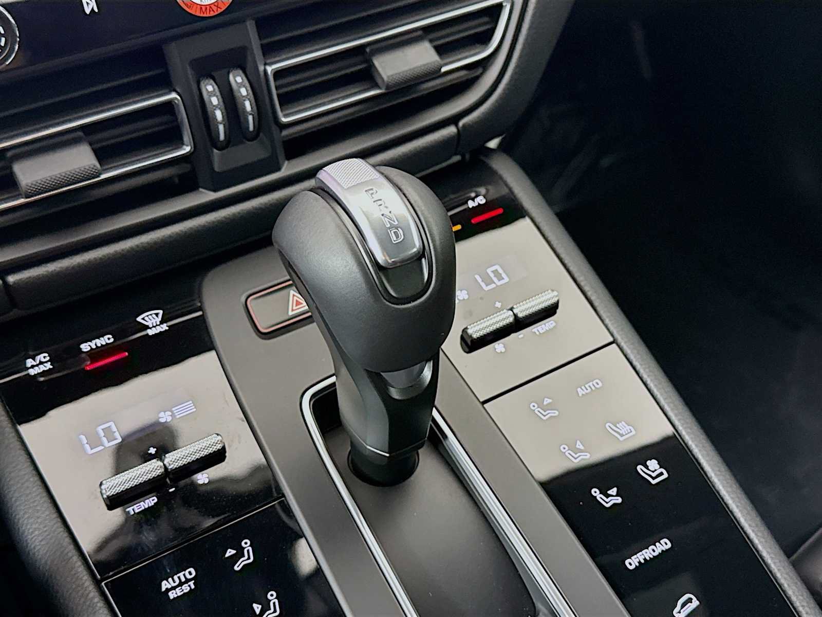 Certified 2026 Porsche Macan AWD/4WD image 20