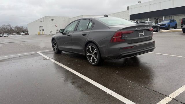 Used 2024 Volvo S60 B5 Core image 9