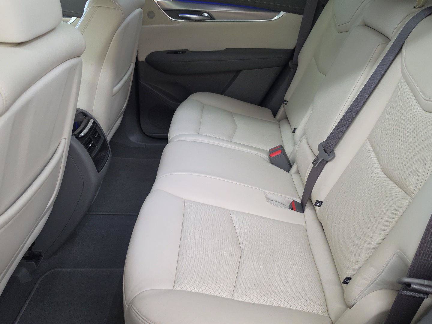 Used 2018 Cadillac XT5 Premium Luxury AWD/4WD image 7