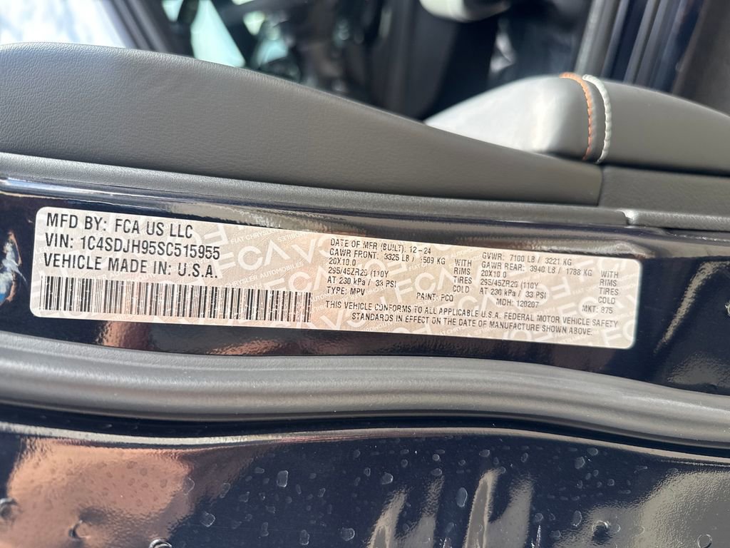 Used 2025 Dodge Durango SRT Hellcat image 30