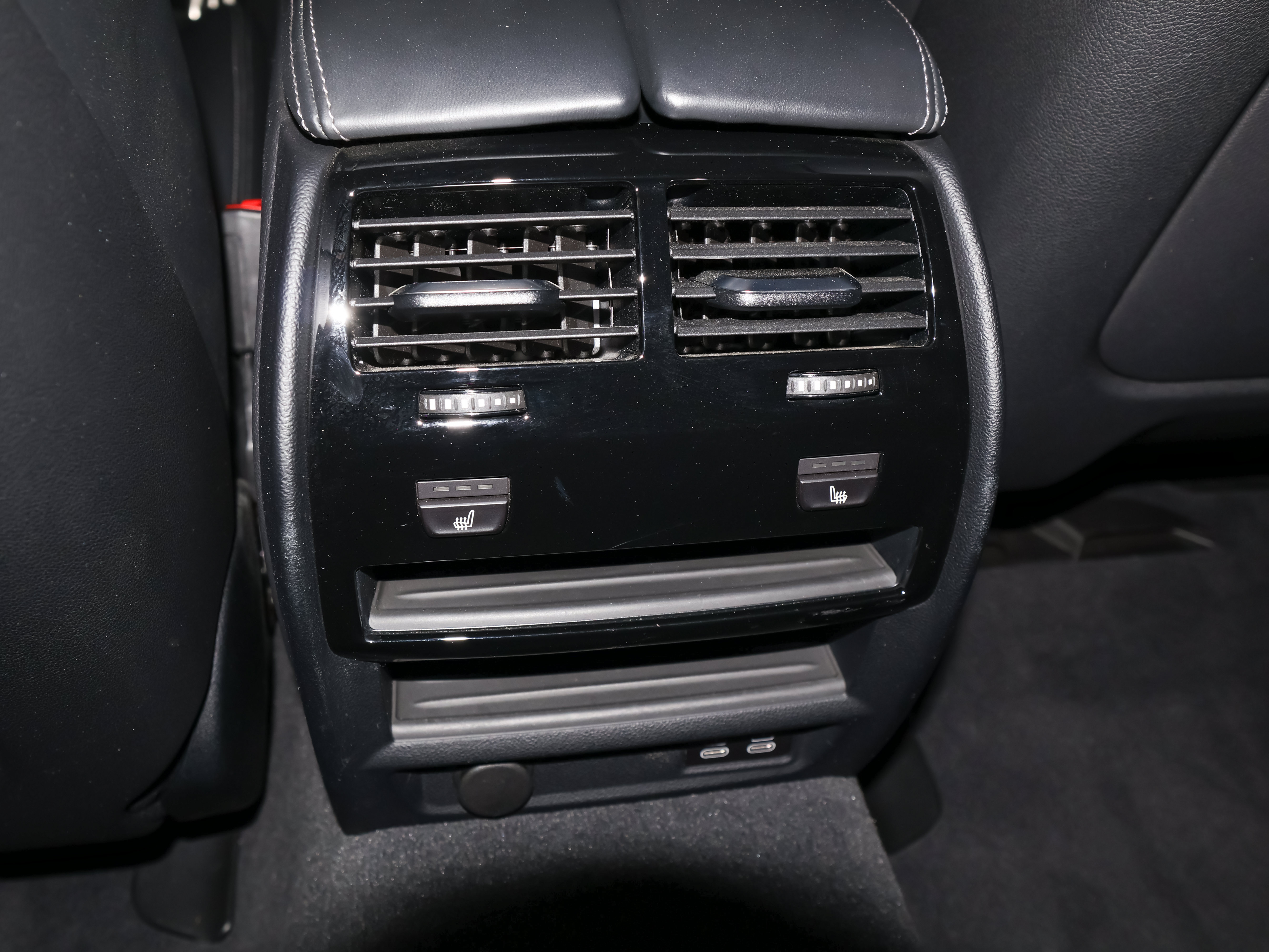 Used 2021 BMW M550i xDrive w/ Executive Package AWD/4WD image 24