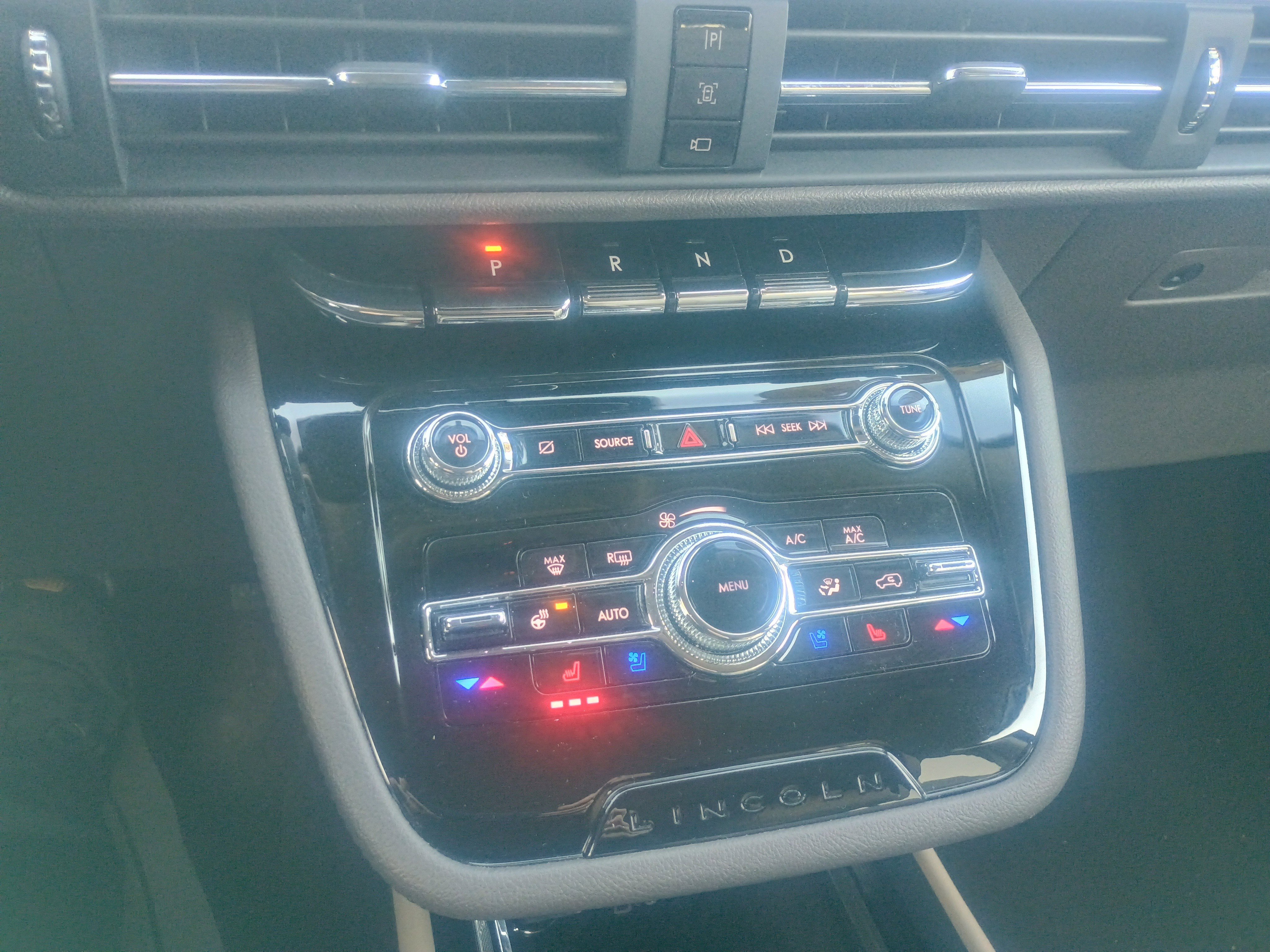 Used 2022 Lincoln Corsair AWD w/ Equipment Group 101A image 25