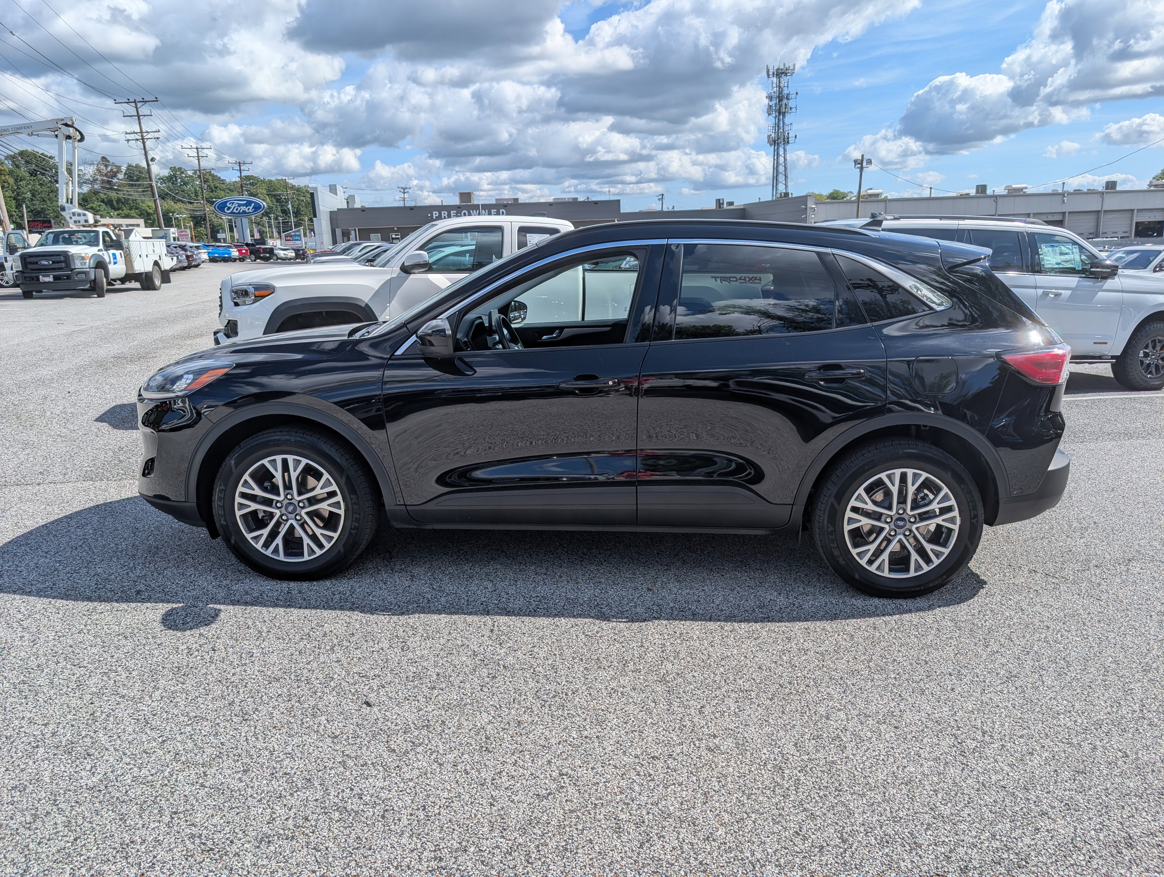 Certified 2022 Ford Escape SEL image 3