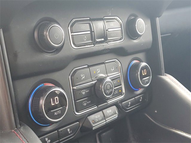 Used 2023 Chevrolet Suburban RST w/ Luxury Package image 29