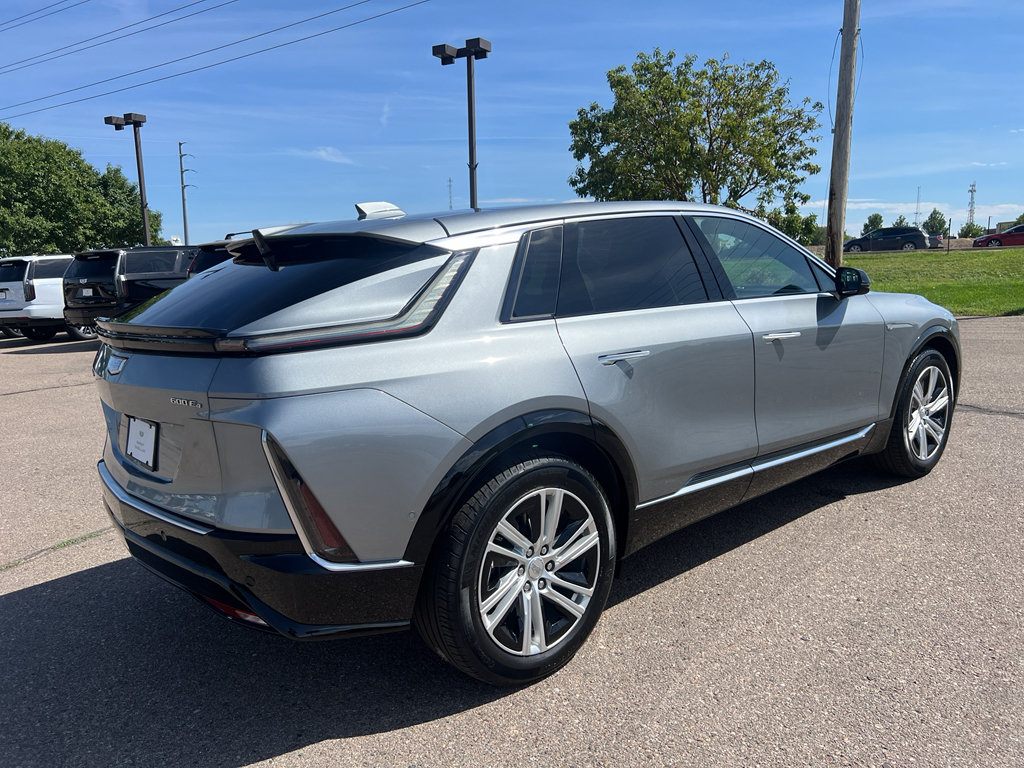 Used 2024 Cadillac Lyriq Tech w/ Driver Assist Package AWD/4WD image 27