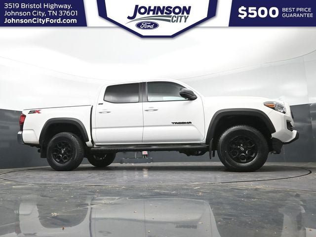 Used 2023 Toyota Tacoma SR5 AWD/4WD image 39
