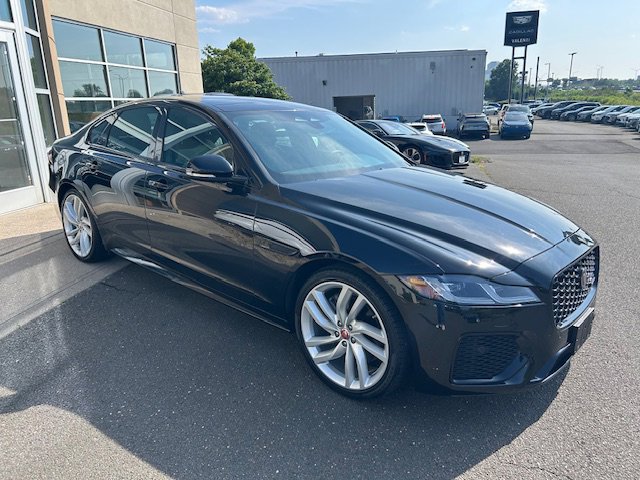Used 2022 Jaguar XF R-Dynamic SE image 8