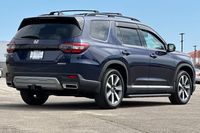 Used 2025 Honda Pilot Touring image 4