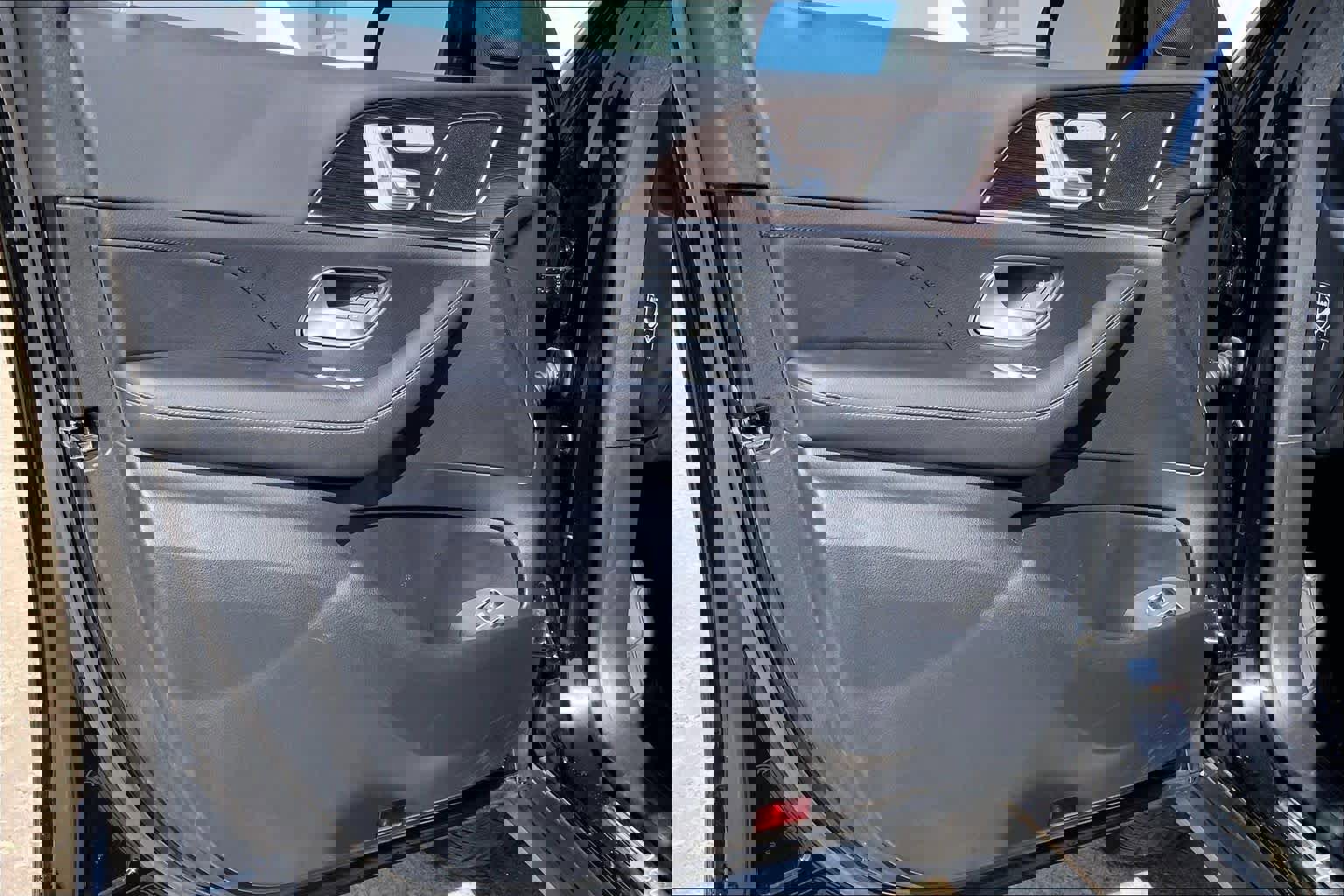 Used 2025 Mercedes-Benz GLE 450e 4MATIC image 21