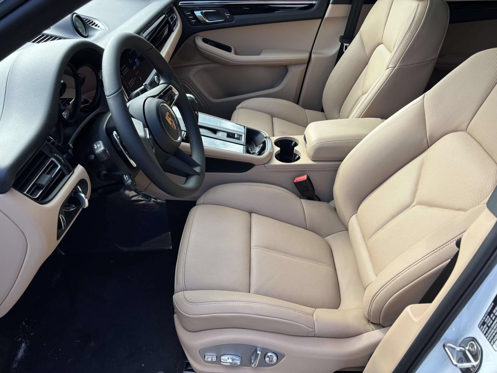 New 2026 Porsche Macan AWD/4WD image 20