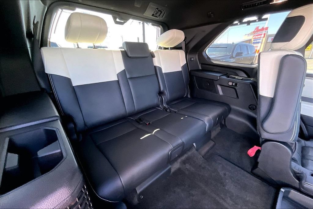 Used 2024 Toyota Sequoia Capstone AWD/4WD image 39