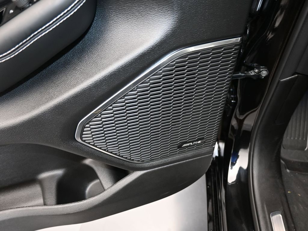 Used 2024 Jeep Grand Cherokee Overland w/ Luxury Tech Group IV image 14