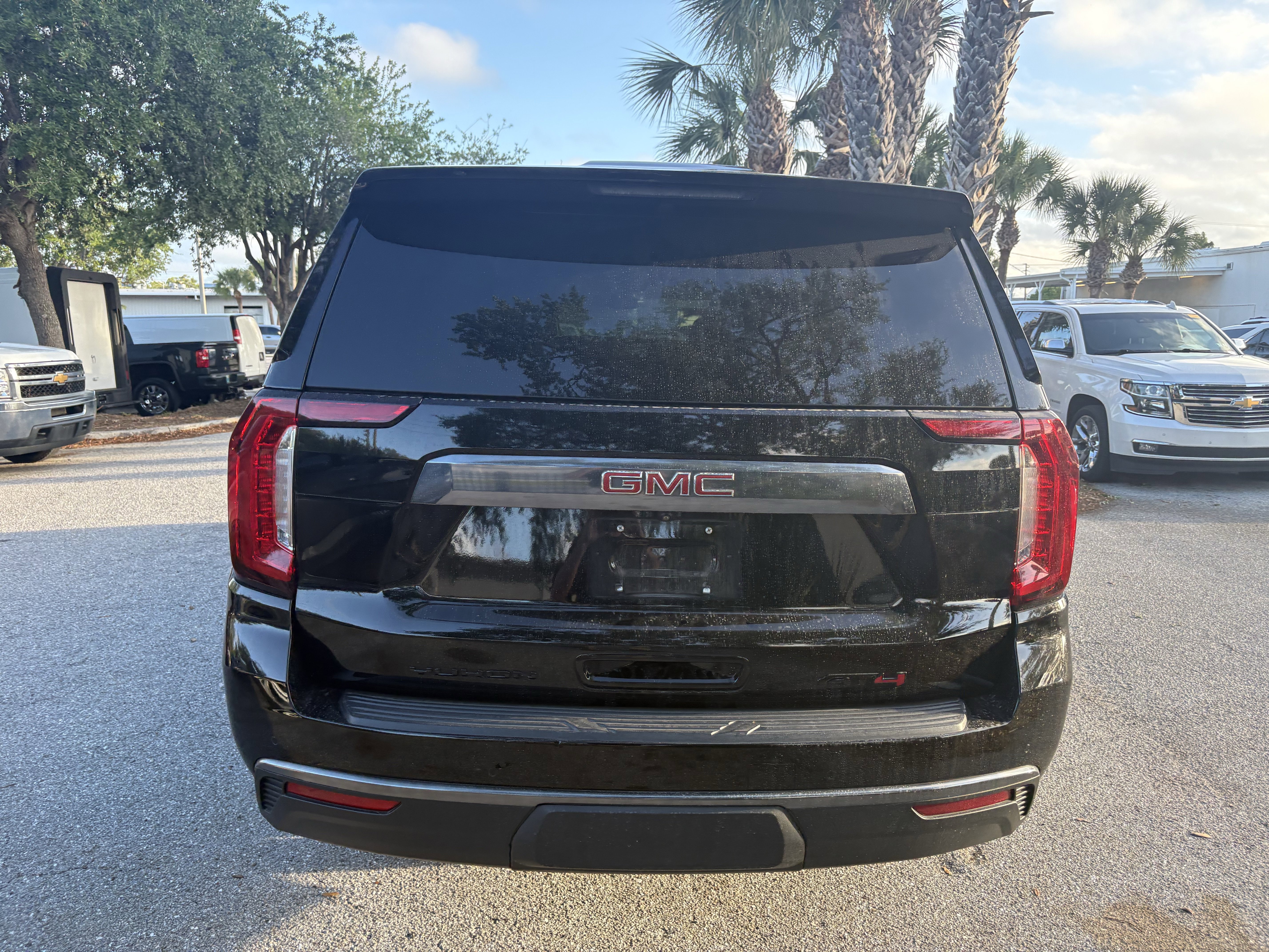 Used 2023 GMC Yukon XL AT4 w/ AT4 Premium Plus Package image 5