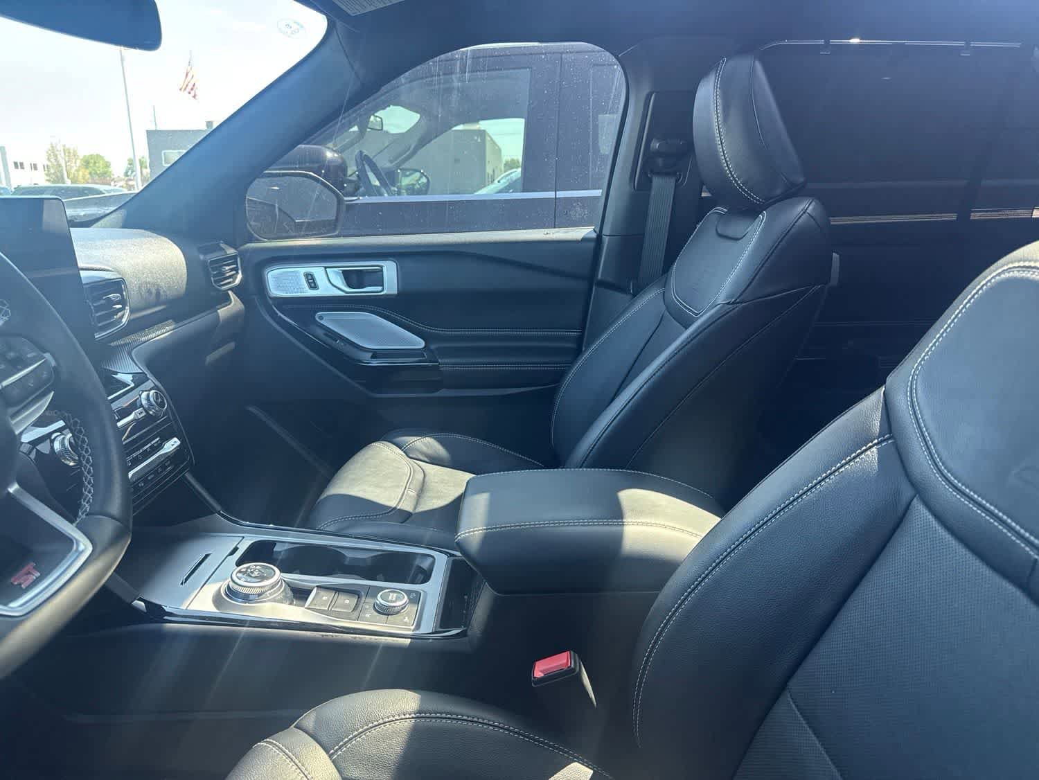Used 2023 Ford Explorer ST w/ Equipment Group 401A AWD/4WD image 29