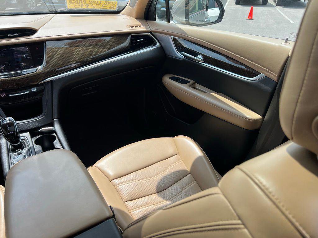 Used 2022 Cadillac XT6 Premium Luxury w/ Platinum Package image 23