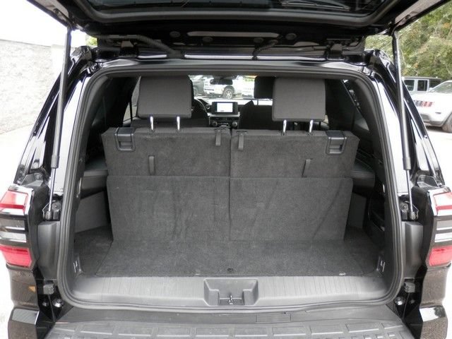 Used 2025 Toyota 4Runner SR5 AWD/4WD image 38