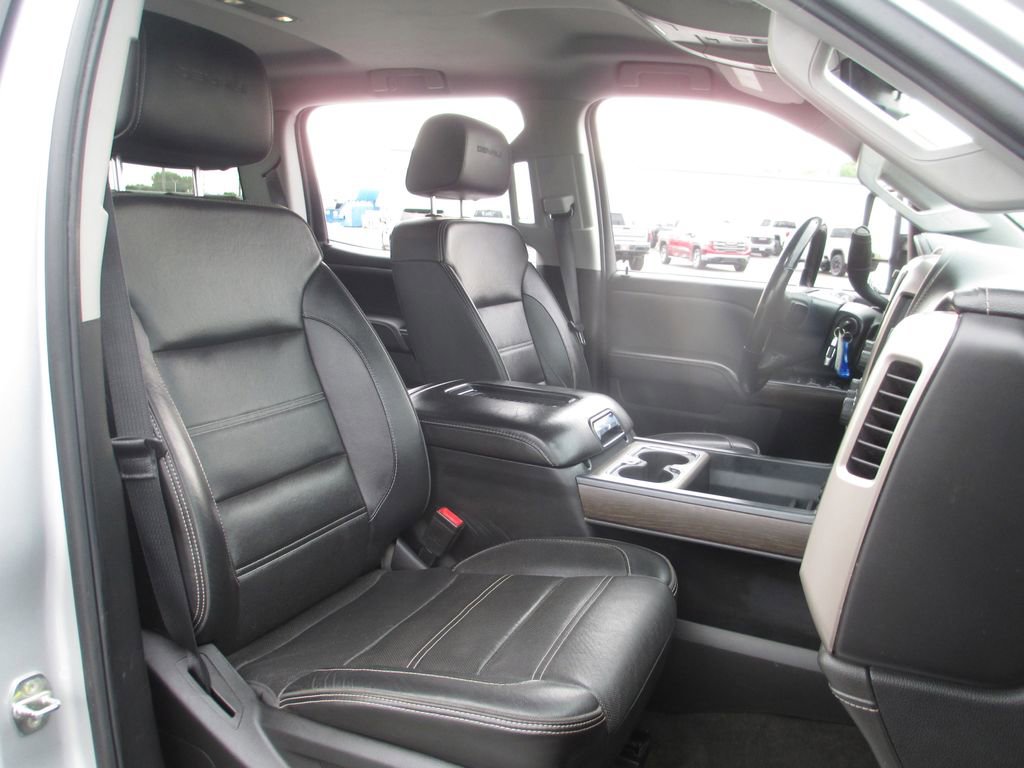 Used 2017 GMC Sierra 3500 Denali w/ Duramax Plus Package AWD/4WD image 24